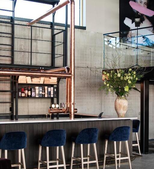 Quality Hotel The Box