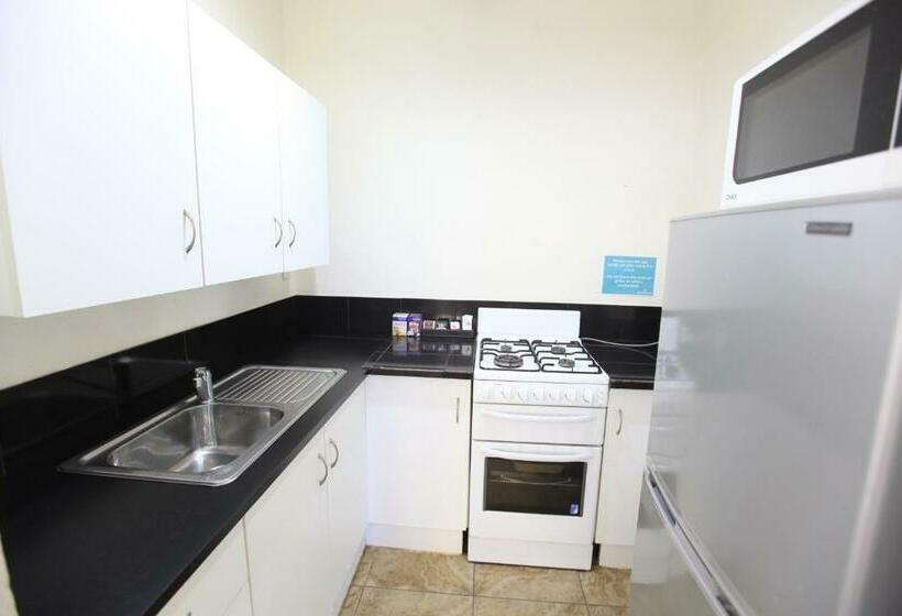 White House Apartments