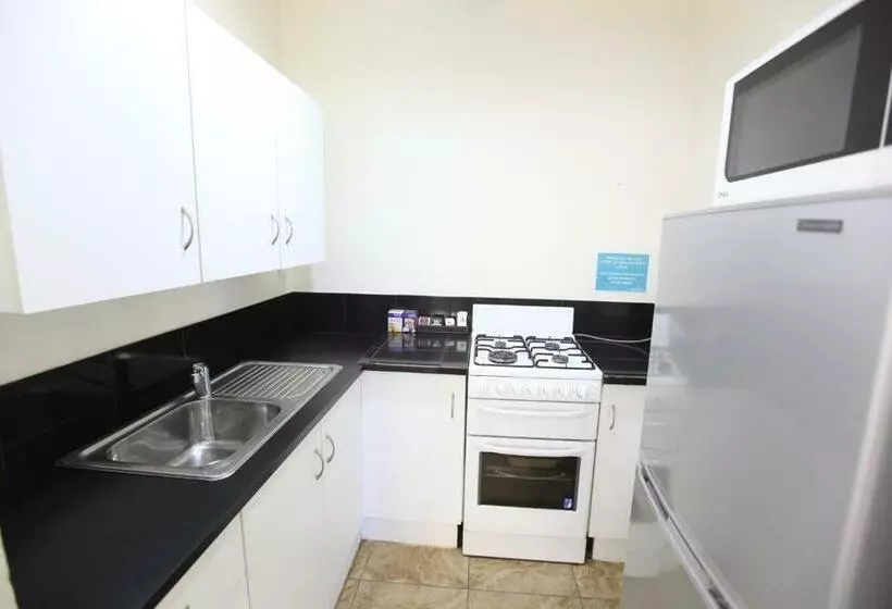 White House Apartments