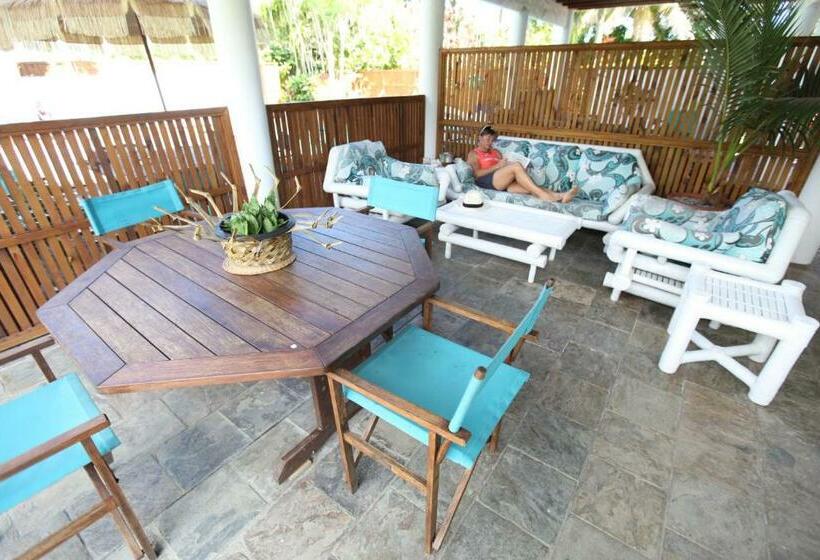 White House Apartments