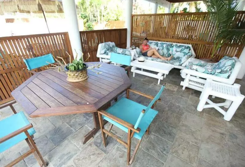 White House Apartments