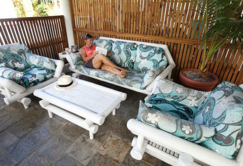 White House Apartments