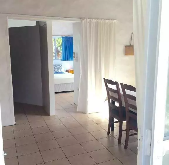 White House Apartments