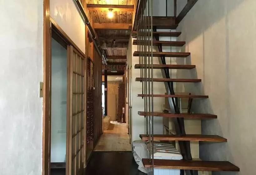 Retkeilymaja Guesthouse Kiten