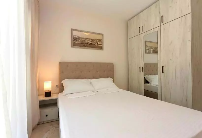 Antik Apartments