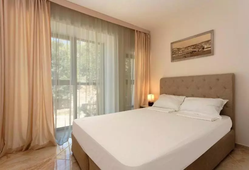 Antik Apartments