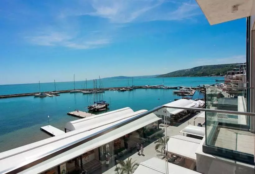 Antik Apartments