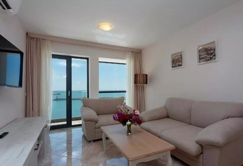 Antik Apartments