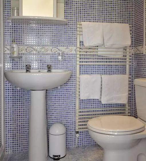 Atlantic  N  Riverside B&b