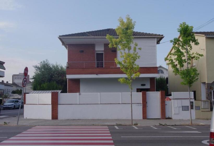 تختخواب و صبحانه El Petit