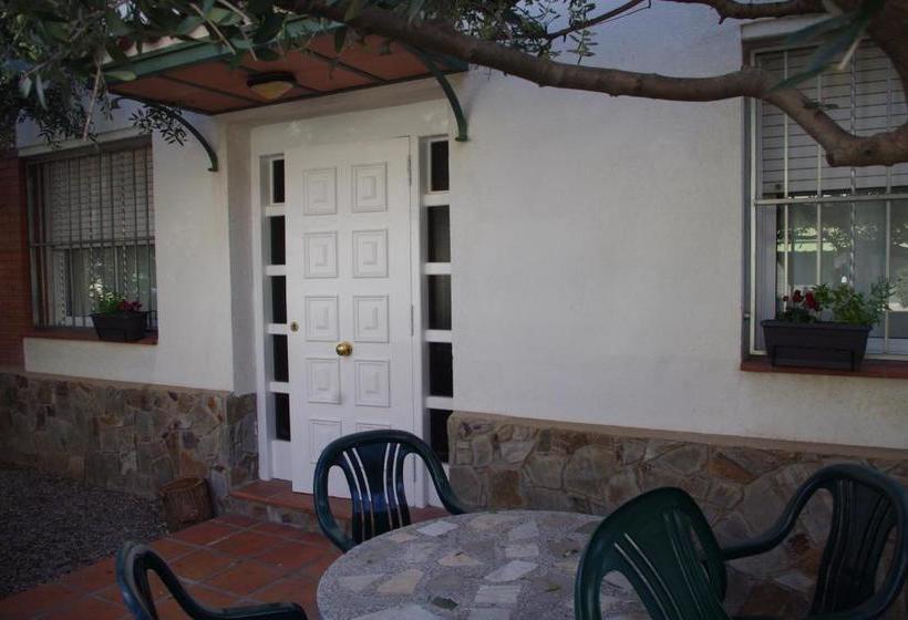 تختخواب و صبحانه El Petit