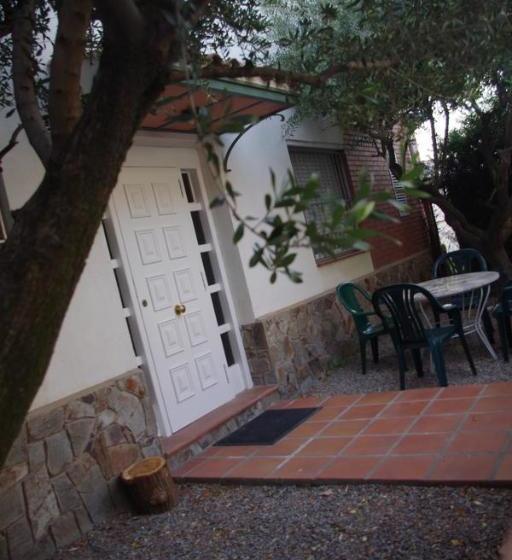 تختخواب و صبحانه El Petit