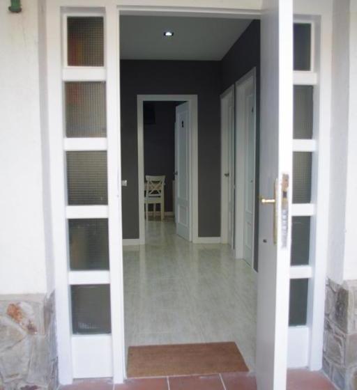 تختخواب و صبحانه El Petit