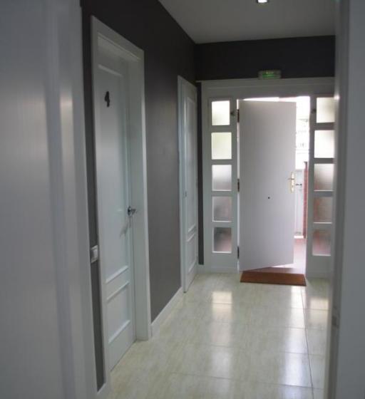 تختخواب و صبحانه El Petit