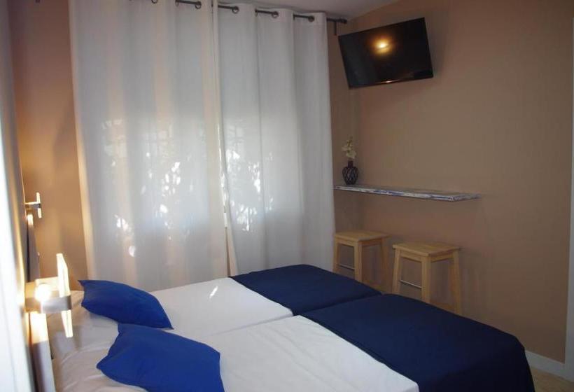 تختخواب و صبحانه El Petit