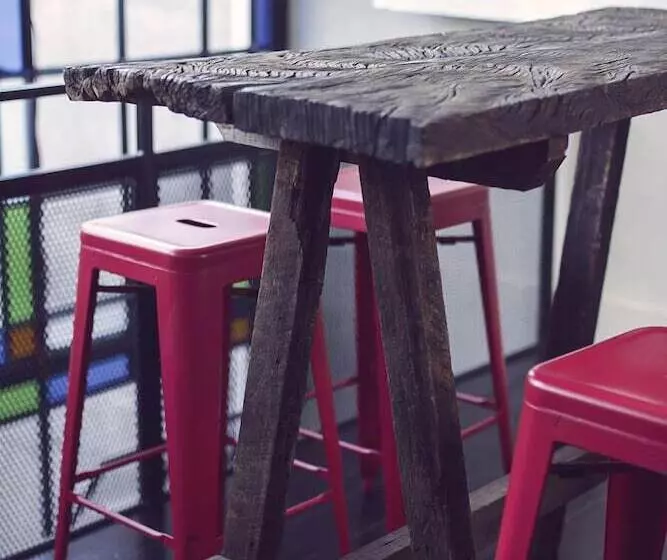 Holy Hostel Boutique