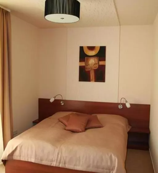 Hotelli Birdland Villapark