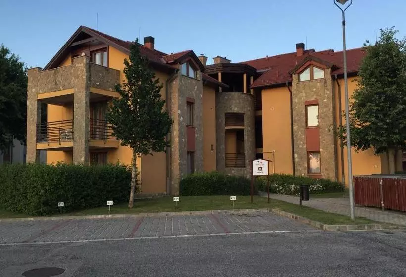 Hotelli Birdland Villapark