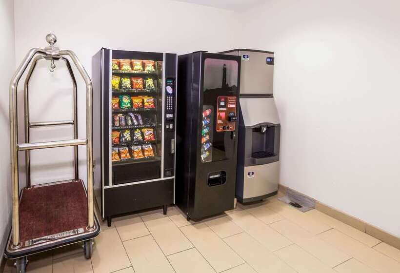 בית מלון כפרי Econo Lodge Baton Rouge University Area