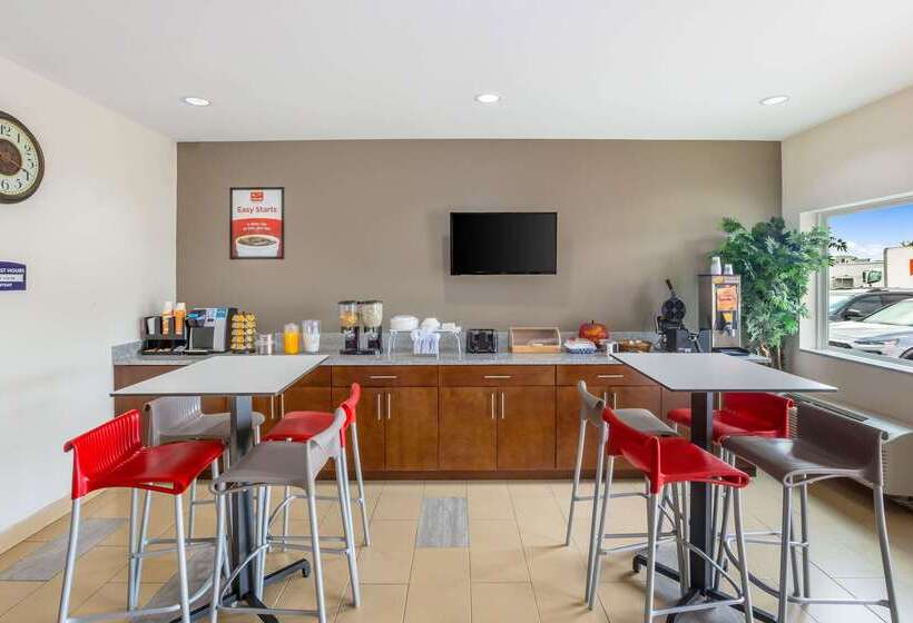 בית מלון כפרי Econo Lodge Baton Rouge University Area