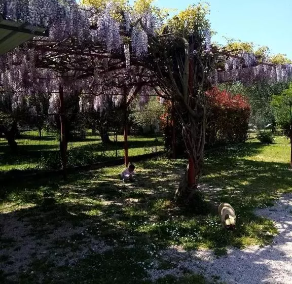 Hotelli La Casa Gialla