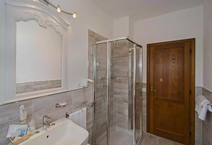 Hotelli La Casa Gialla