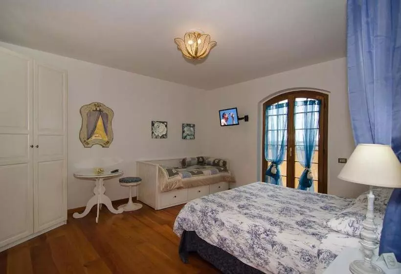 Hotelli La Casa Gialla