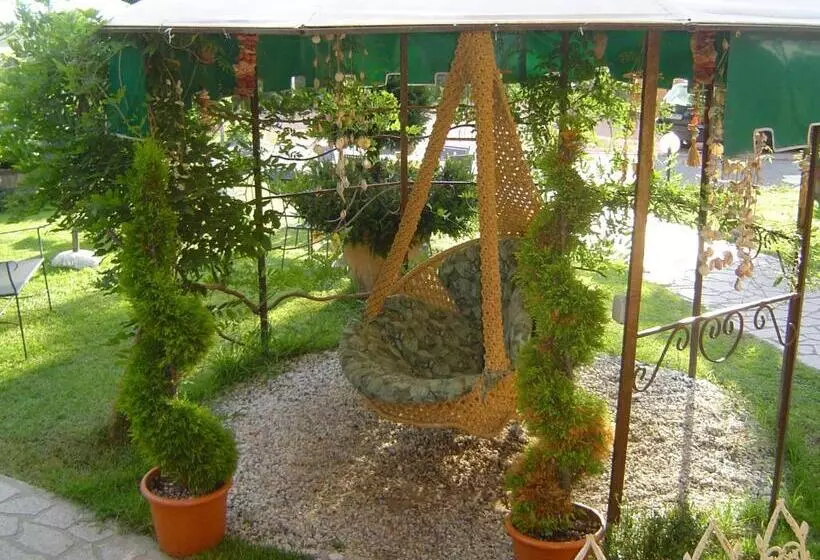 Hotelli La Casa Gialla