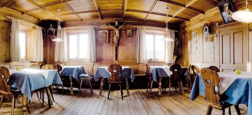 Hotelli Oberwirt Weisses Kreuz