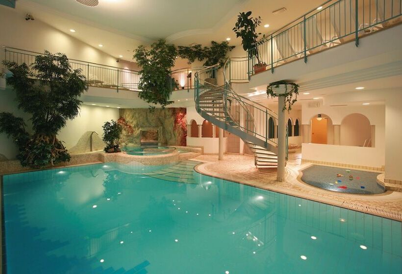 Отель Oberwirt Weisses Kreuz