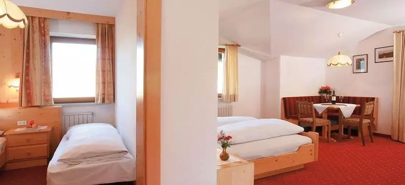 Hotelli Oberwirt Weisses Kreuz