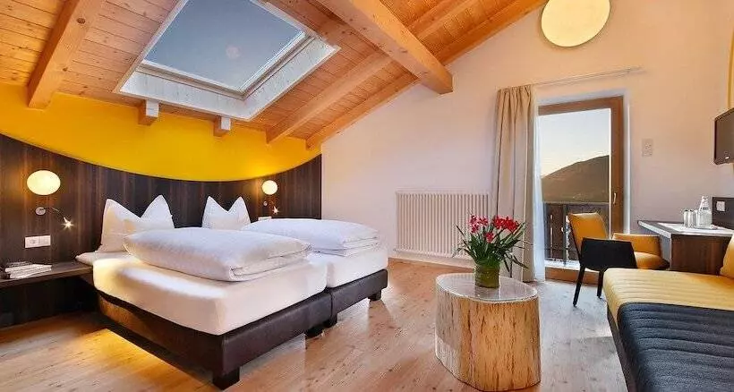 Hotelli Oberwirt Weisses Kreuz