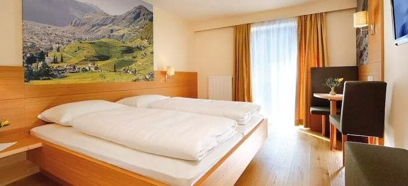 Hotelli Oberwirt Weisses Kreuz