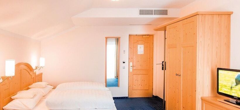 Отель Oberwirt Weisses Kreuz