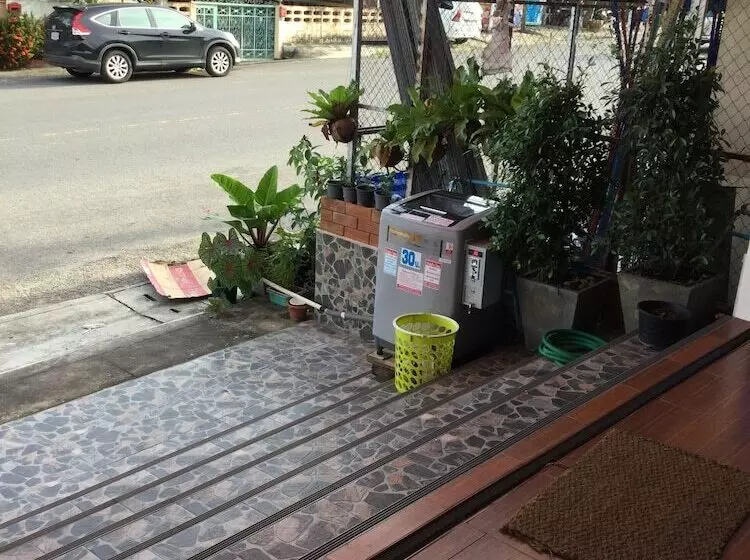 هتل Pro Chill Krabi Guesthouse