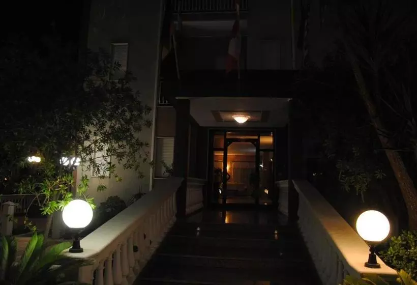هتل Ristorante La Siesta