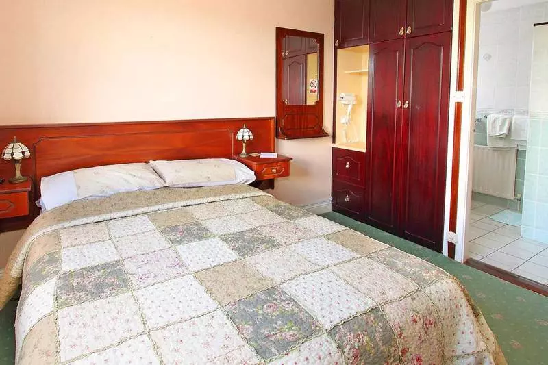 هتل Suncrest B&b