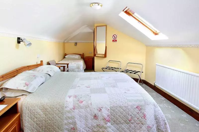هتل Suncrest B&b