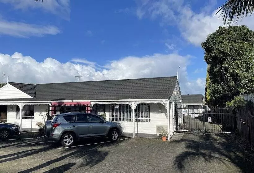 Papakura Pioneer Motor Lodge & Motel