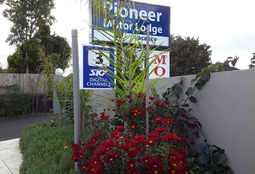 Papakura Pioneer Motor Lodge & Motel