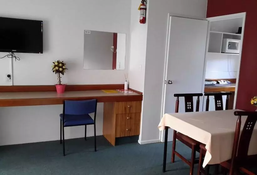 Papakura Pioneer Motor Lodge & Motel