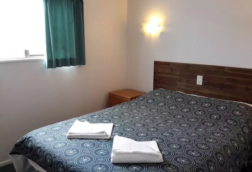 Papakura Pioneer Motor Lodge & Motel