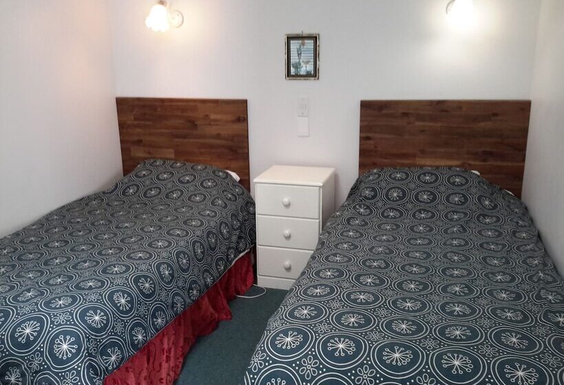 Papakura Pioneer Motor Lodge & Motel