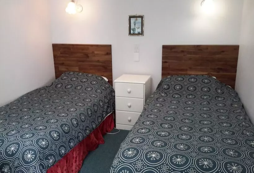 Papakura Pioneer Motor Lodge & Motel