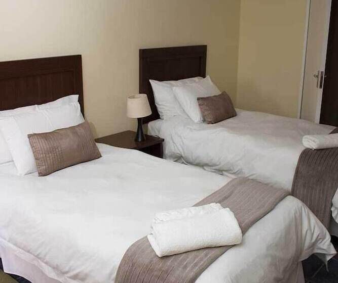 פנסיון Ebony And Ivory