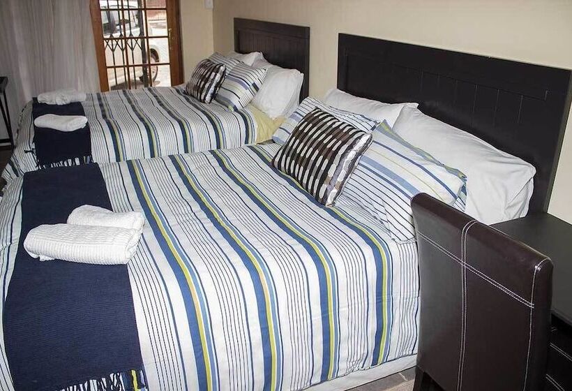 פנסיון Ebony And Ivory