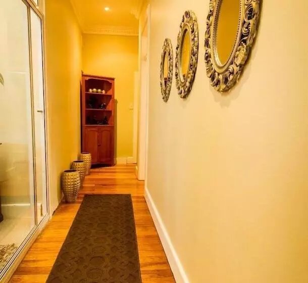 پانسیون Musgrave Avenue Guest Lodge