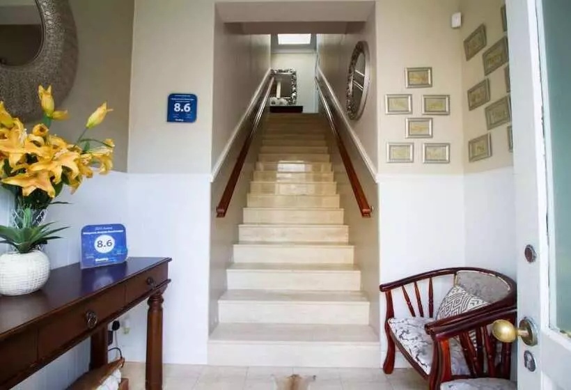 پانسیون Musgrave Avenue Guest Lodge