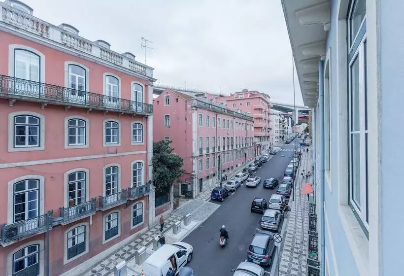 تختخواب و صبحانه C&o Guest House Lisbon