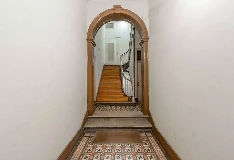 تختخواب و صبحانه C&o Guest House Lisbon